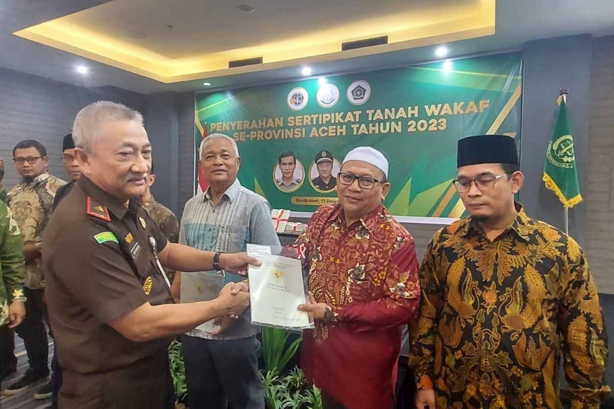 Kejati Aceh bagikan 1.788 sertifikat tanah wakaf