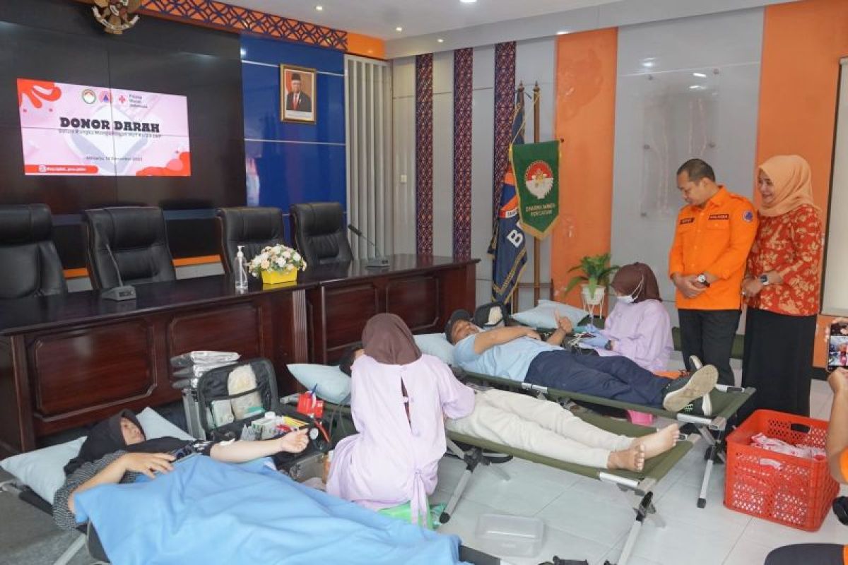 Semarakkan HUT ke-24, DWP BPBD Jatim gelar donor darah