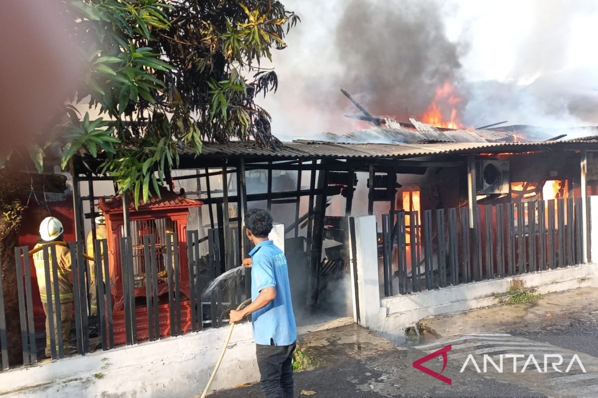 Satu tewas akibat rumah terbakar di Cijantung 