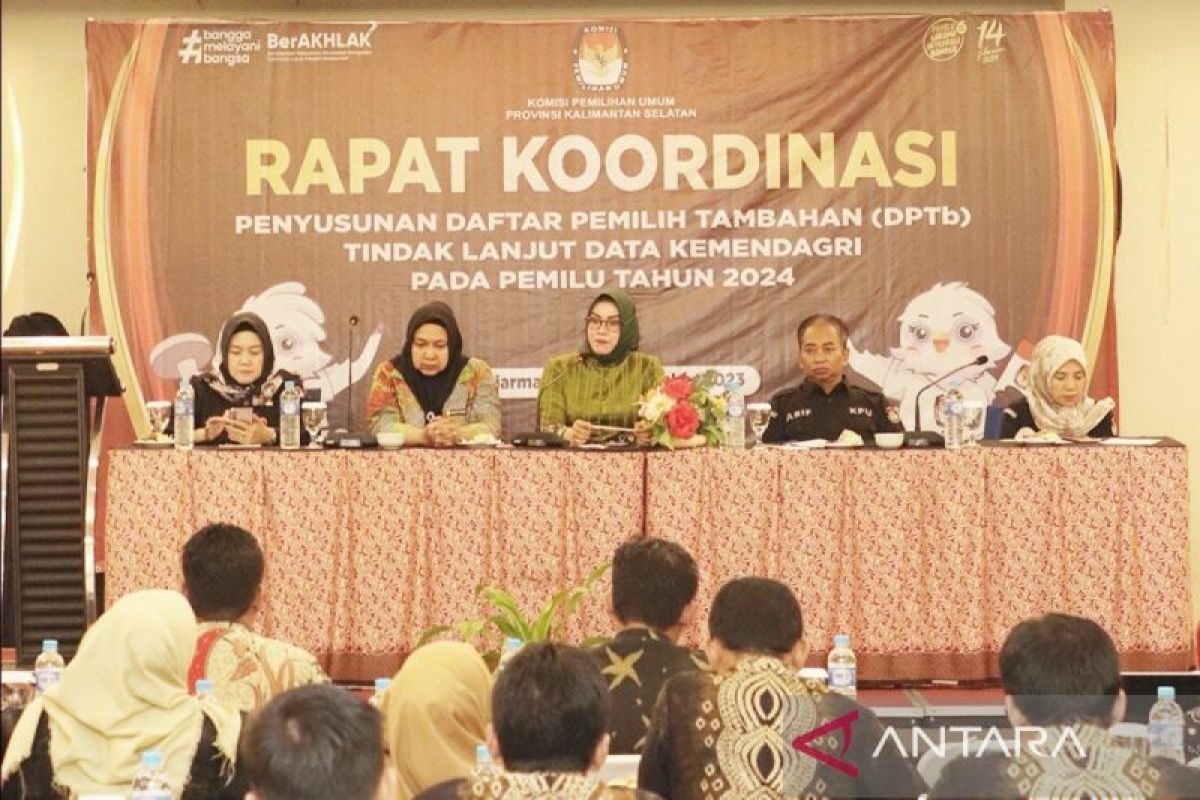 KPU Kalsel edukasi pemilih pindah lokasi mencoblos pada Pemilu 2024