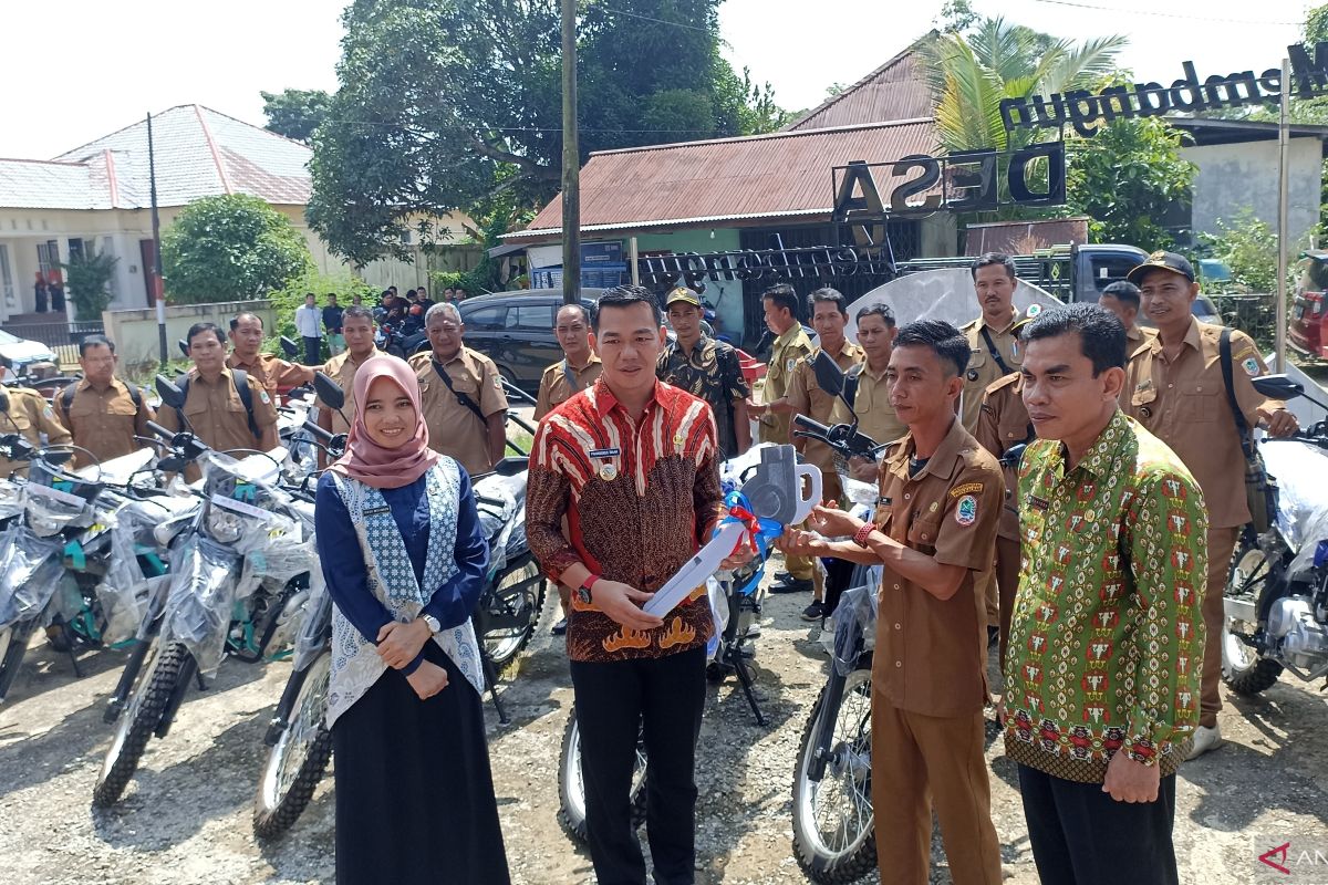 Pemprov Kalbar berikan hadiah untuk 26 desa mandiri di Kapuas Hulu