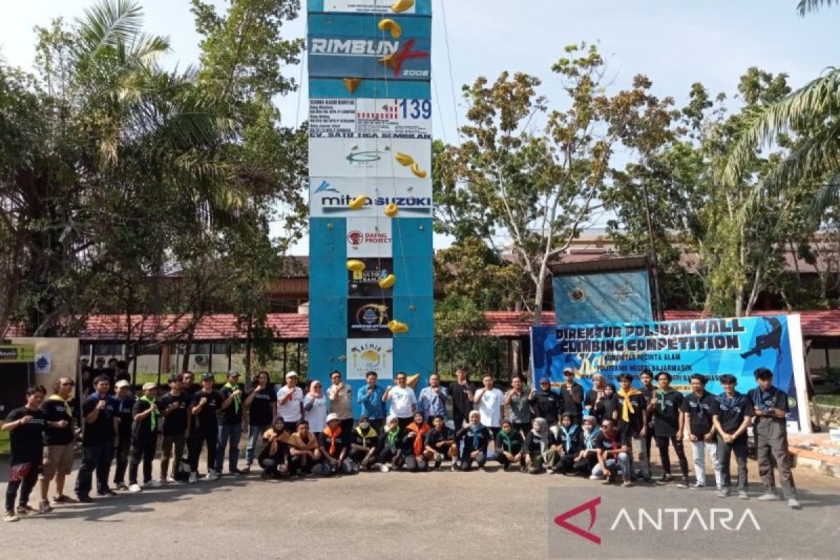 49 pemanjat regional Kalimantan ramaikan Piala Direktur Poliban 2023