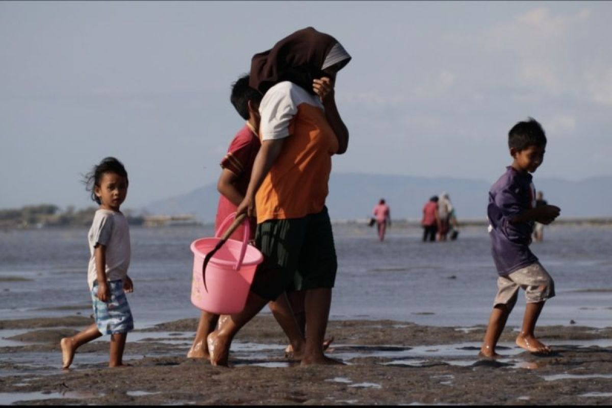 Kala ikan semakin jauh, kisah perempuan pesisir Lombok hadapi krisis iklim