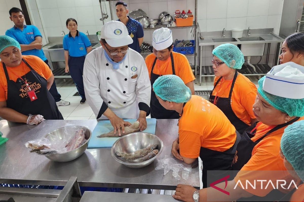 Warga Serangan dilatih masak pepes untuk persiapan Kampung Kuliner