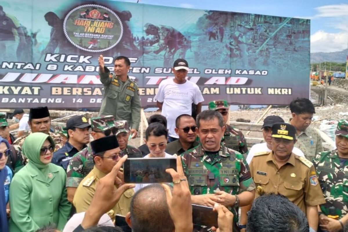 KSAD gelar aksi bersih-bersih sampah di Pantai Seruni Bantaeng