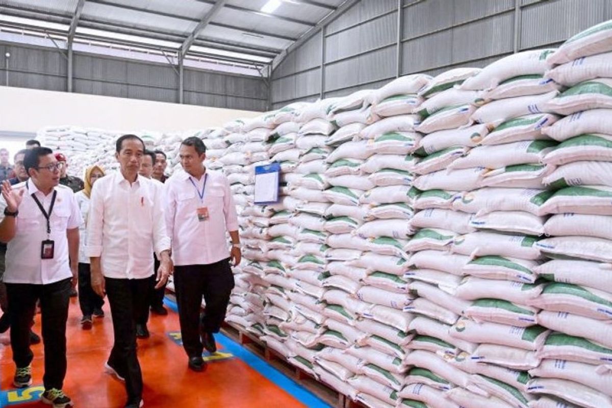 Presiden Jokowi sebut jika APBN cukup, bantuan pangan CBP akan dilanjutkan
