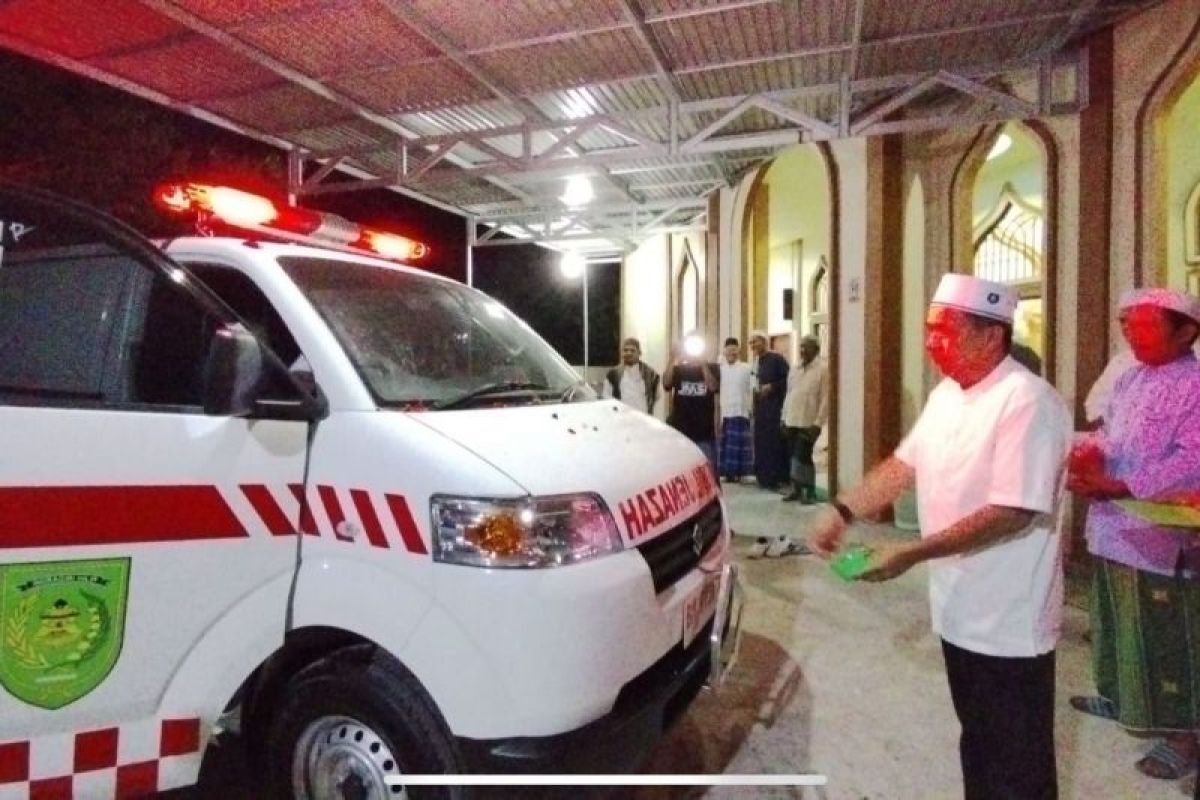 Ketua DPRD Inhil serahkan ambulans untuk masyarakat Tanjung Periok