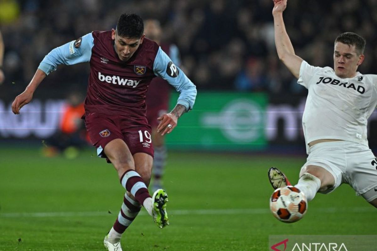 West Ham tutup fase grup dengan kemenangan 2-0 atas Freiburg