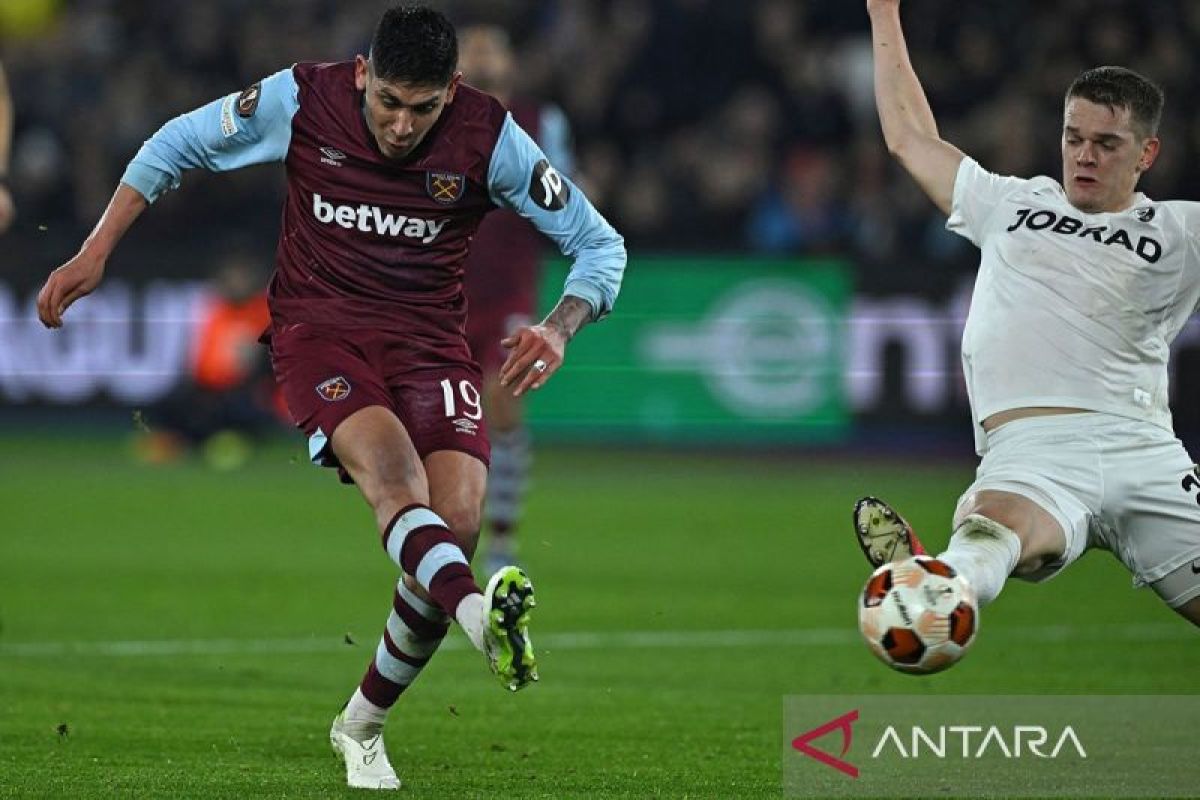 West Ham tutup fase grup dengan kemenangan 2-0 atas Freiburg