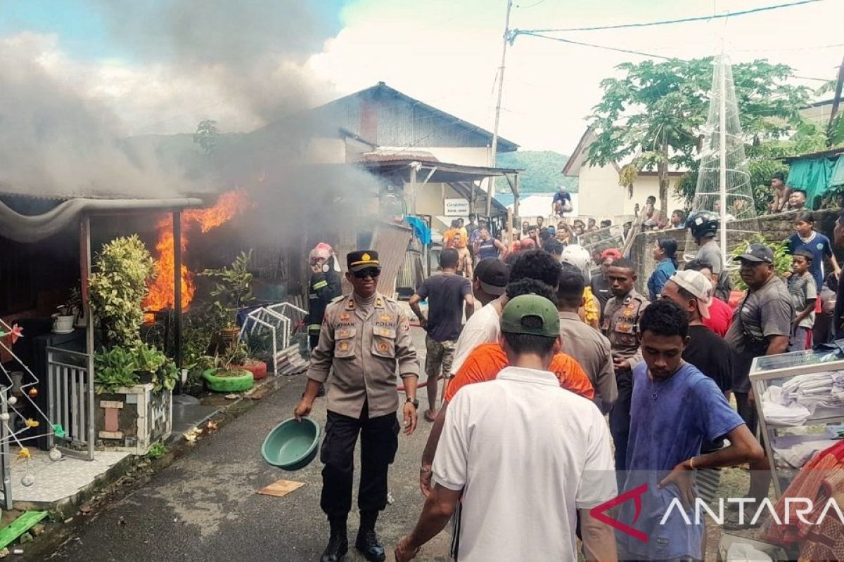 Kebakaran empat rumah di Ambon timbulkan kerugian Rp1 miliar