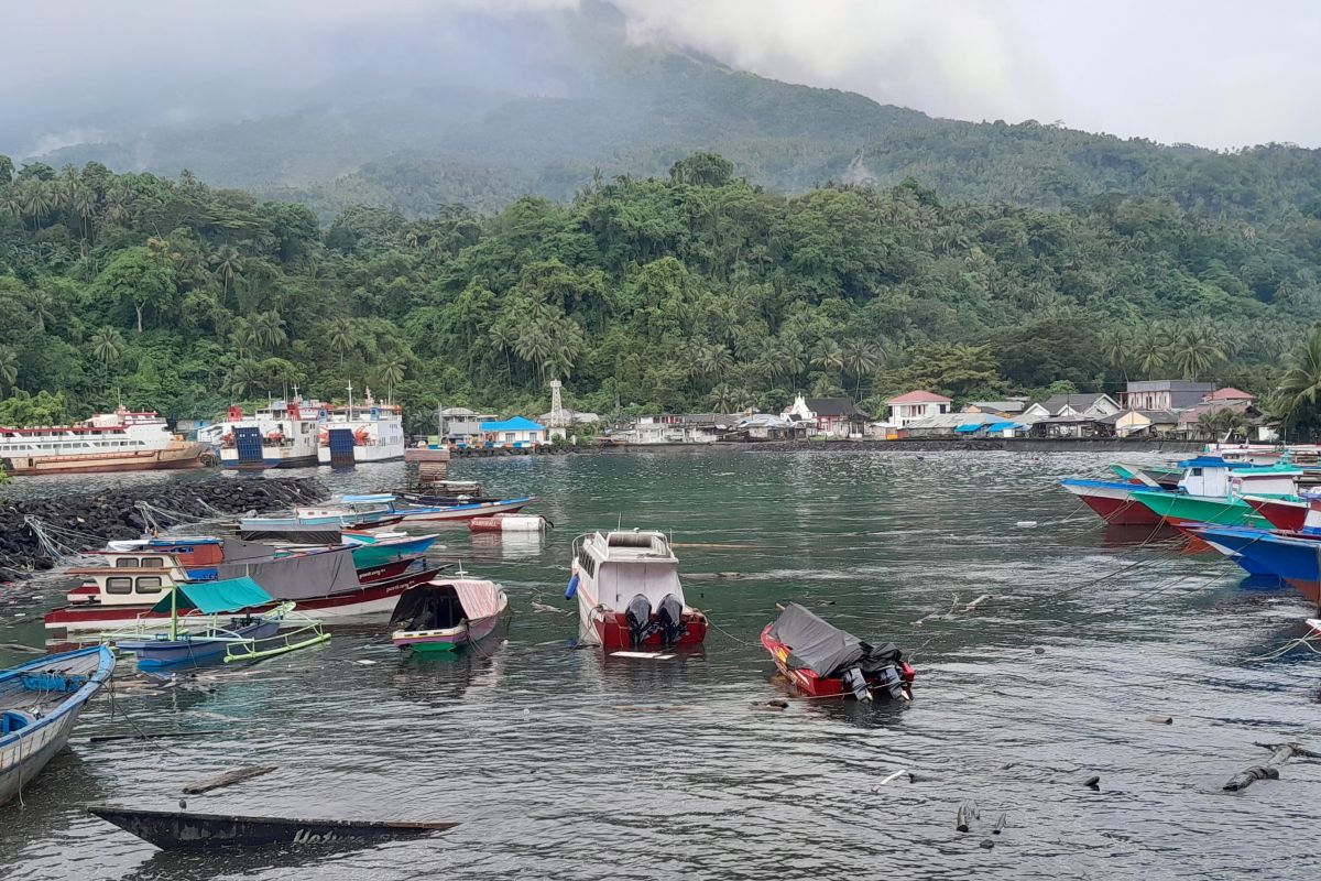 PVMBG peringatkan potensi guguran lava Gunung Karangetang