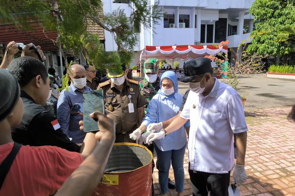 Kejari Ambon musnahkan 24 item barang bukti perkara tindak pidana umum