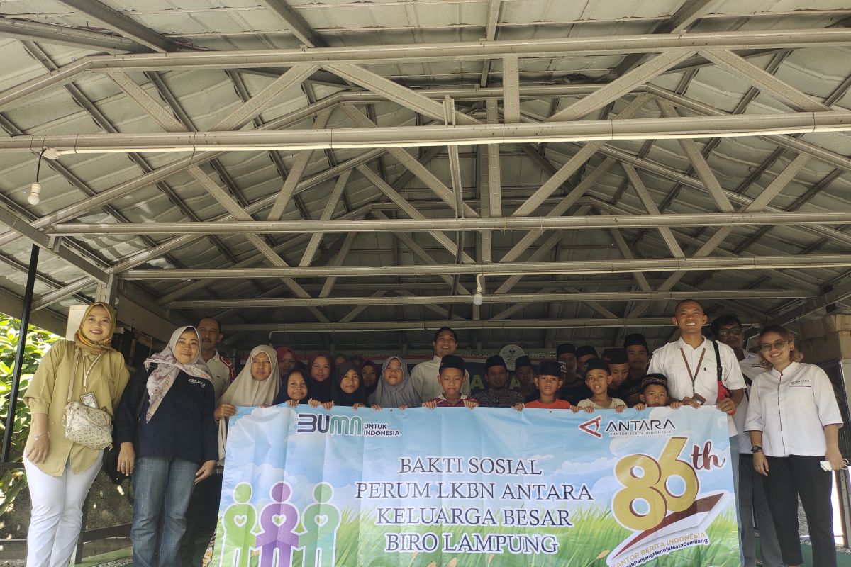 ANTARA Biro Lampung beri bantuan sembako ke panti asuhan dan PPTQ di Bandarlampung