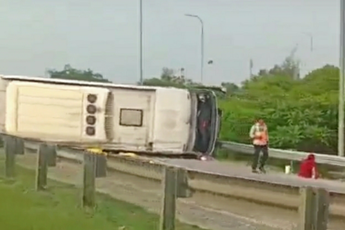 Bus terguling akibatkan 12 tewas di Cipali