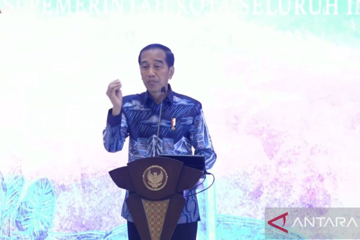Indeks demokrasi turun, Jokowi sebut pemerintah tidak lakukan pembatasan