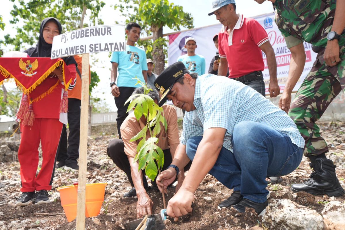 Petani di Amali antusias sambut program tanam sukun Pemprov Sulsel