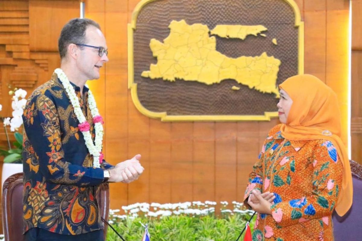 Khofifah pastikan kerja sama proyek kereta api dengan Inggris