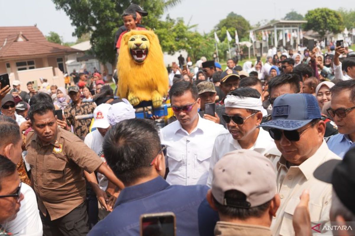 Warga Purwakarta antusias sambut kedatangan Prabowo