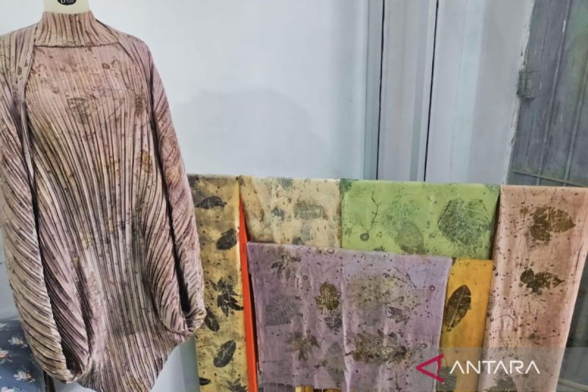 Ecoprint, tren fesyen mempercantik kain dengan keajaiban daun