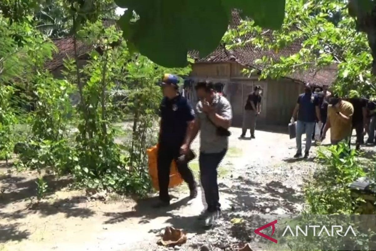 Densus geledah rumah terduga teroris di Ngawi Jatim