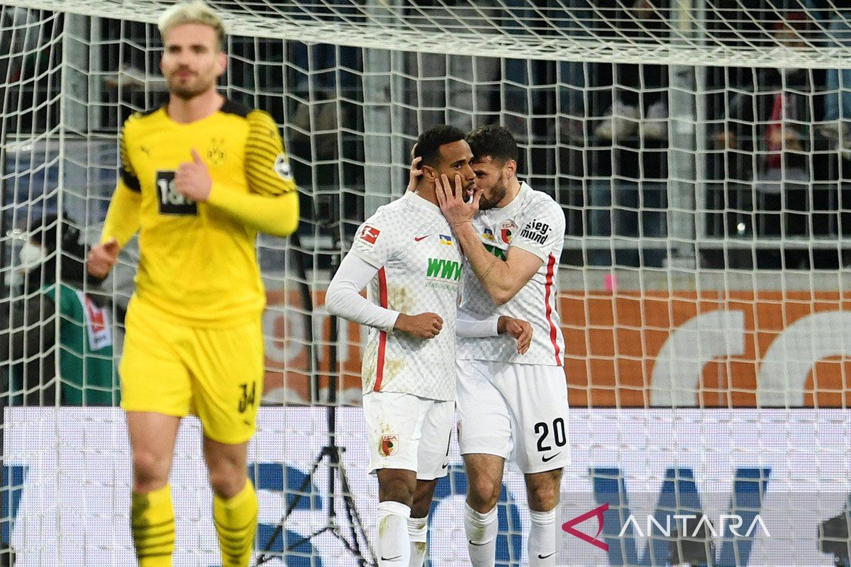 Penampilan buruk Dortmund berlanjut saat ditahan imbang Augsburg 1-1