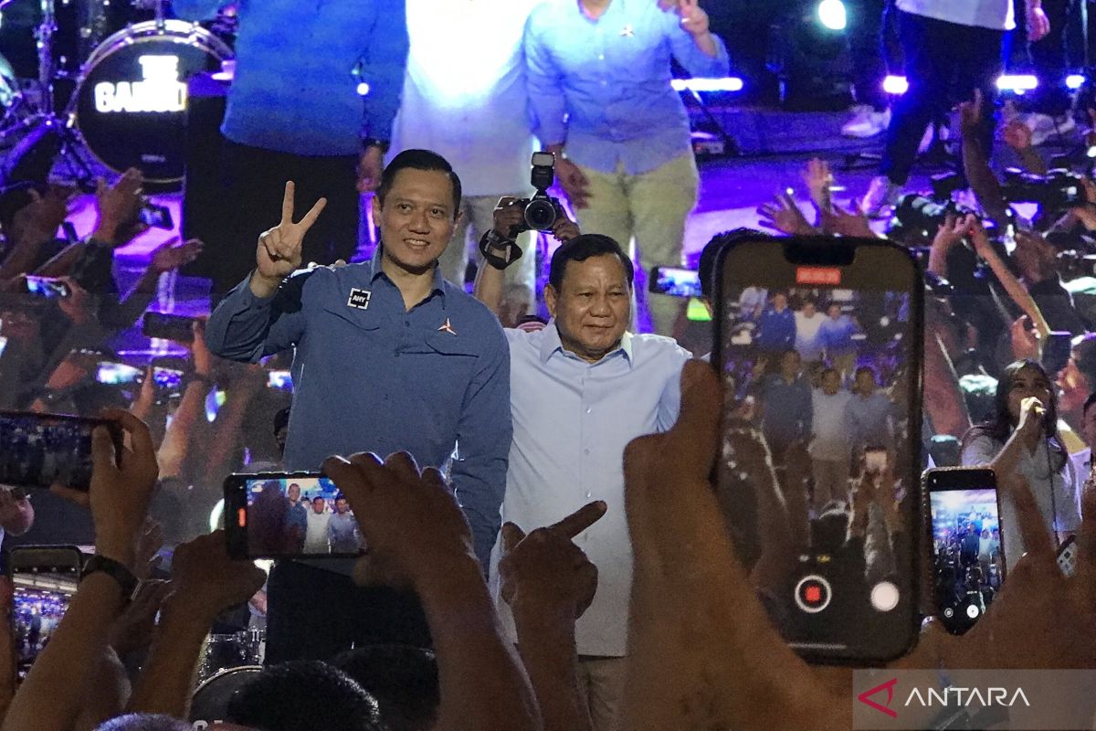 Prabowo saat kampanye di Blitar tegaskan KIM “klubnya Pak Jokowi”