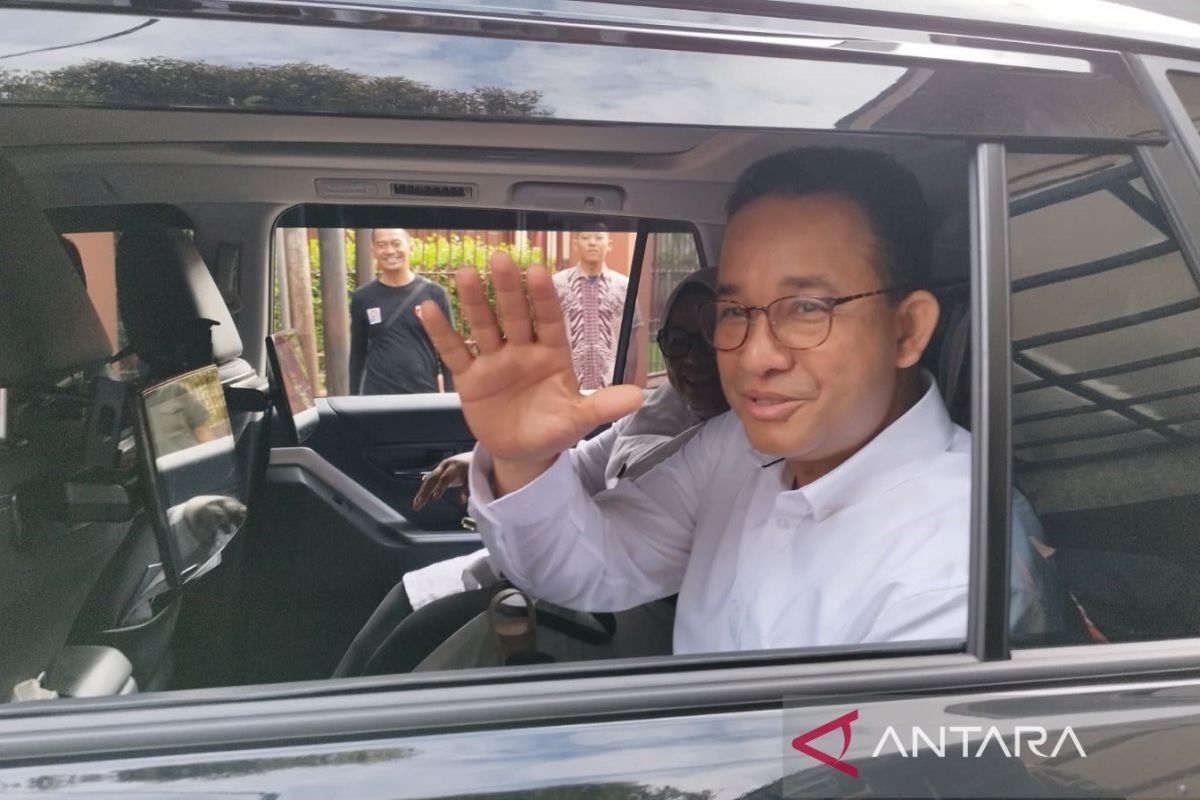 Mobil iring-iringan Anies Baswedan dikabarkan kecelakaan di Aceh