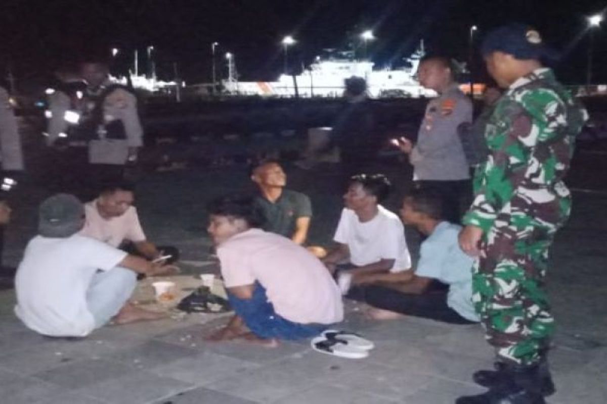 TNI-Polri gencar operasi kamtibmas di kawasan wisata Labuan Bajo