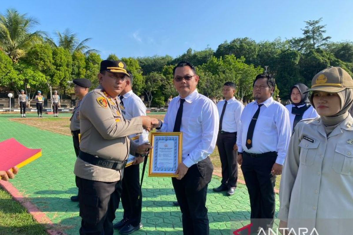 Kapolres Bangka Selatan beri penghargaan kepada personel berprestasi