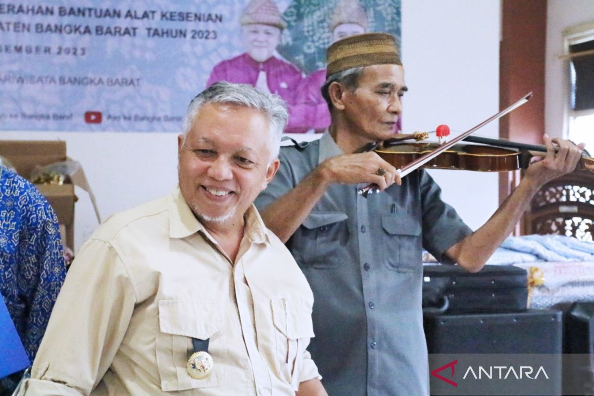 Pemkab Bangka Barat salurkan bantuan alat kesenian ke sanggar seni