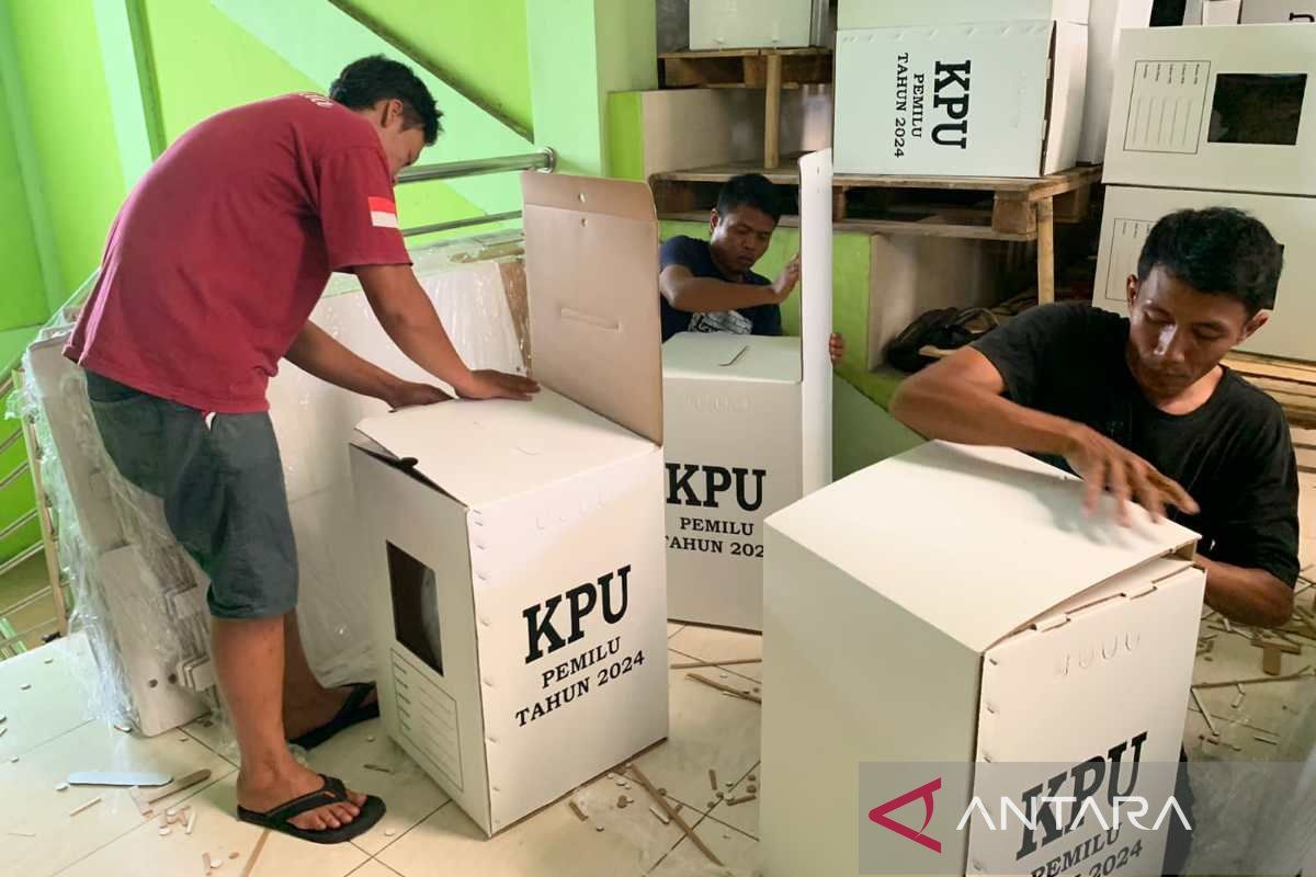 KPU Temanggung mulai rakit kotak suara