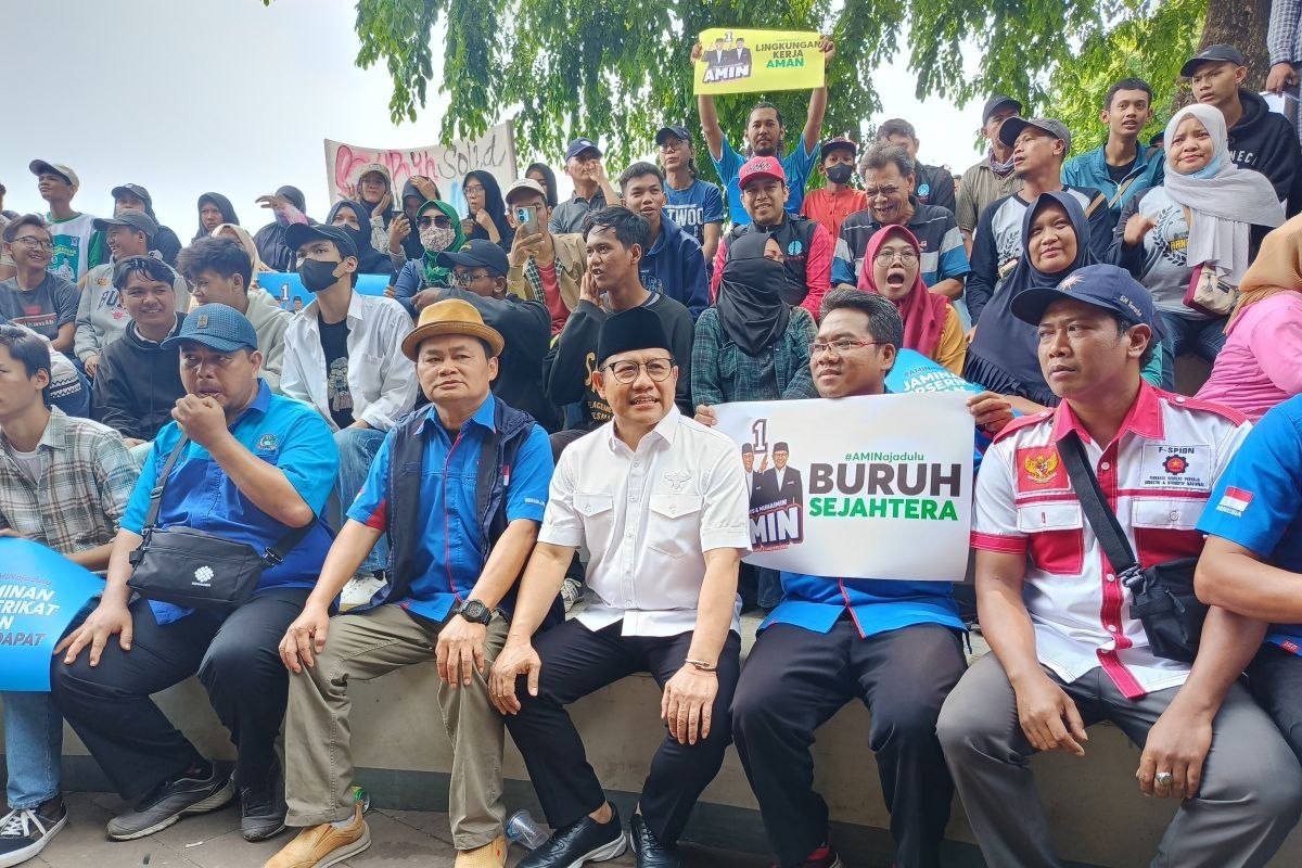 Muhaimin Iskandar serap aspirasi ratusan buruh di Gedung Juang Tambun