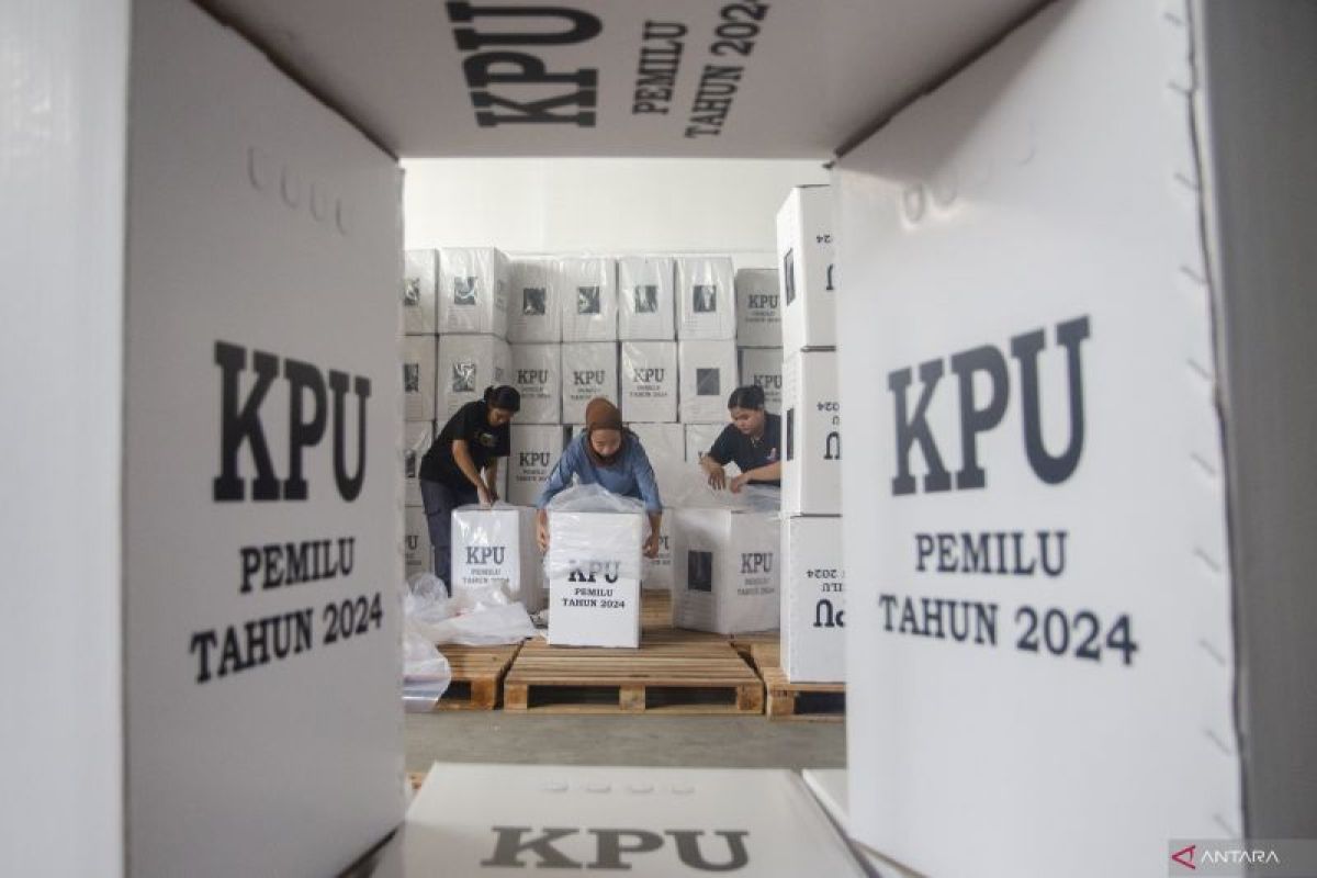 KPU Semarang rampungkan perakitan kotak suara