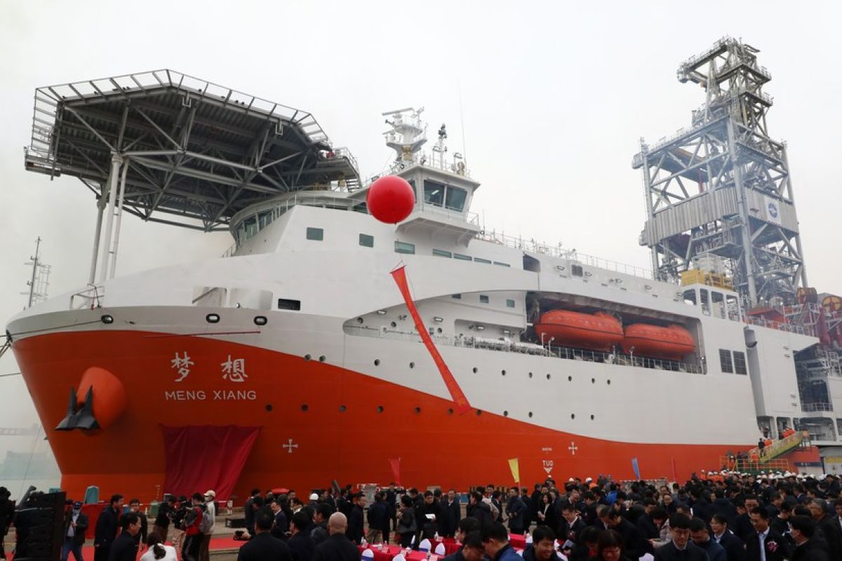 Kapal pengebor laut pertama buatan China mulai uji coba pelayaran