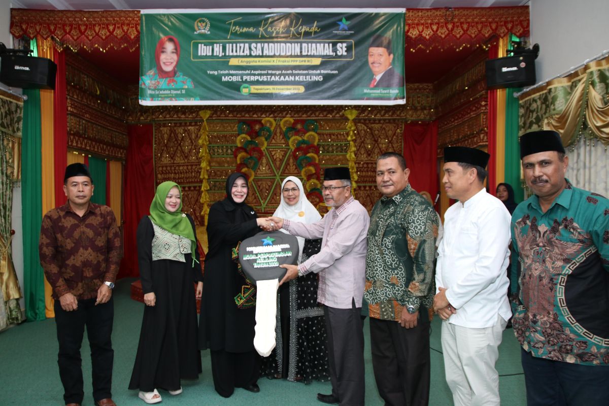 Illiza salurkan mobil pustaka keliling untuk tingkatkan literasi di Aceh Selatan