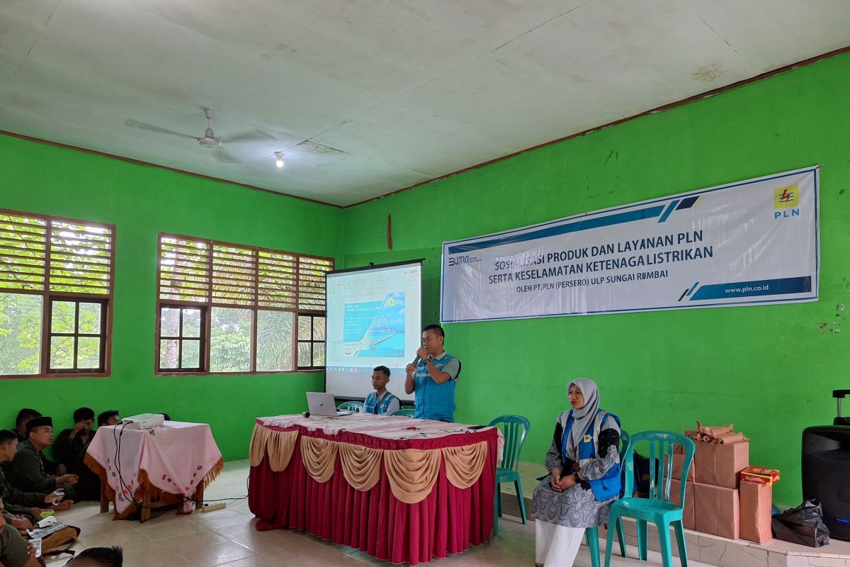 PLN sosialisasi produk-layanan dan K2 di SMAN 1 Sungai Rumbai