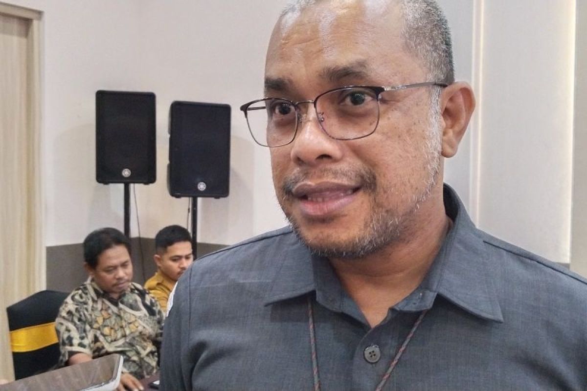 Bawaslu Ambon minta para kades dan perangkat desa tidak terlibat kampanye Pemilu 2024
