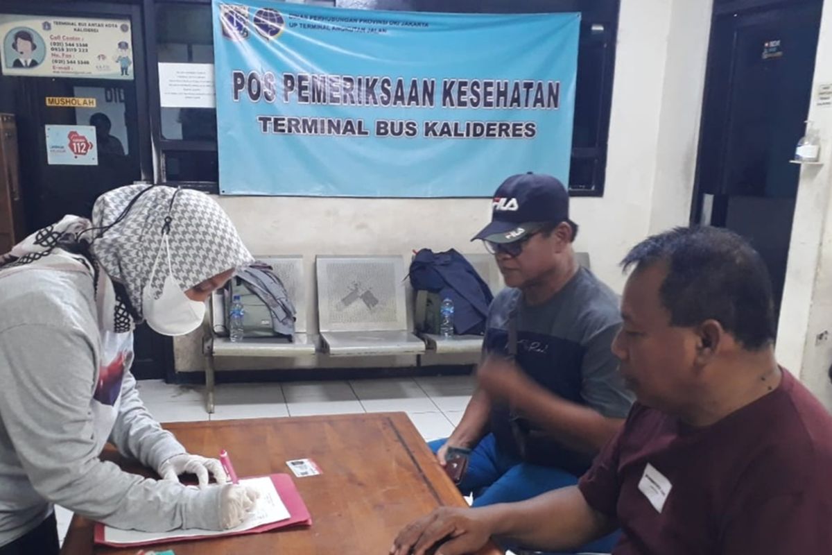 Pengelola Terminal Kalideres prediksi dua puncak peningkatan penumpang