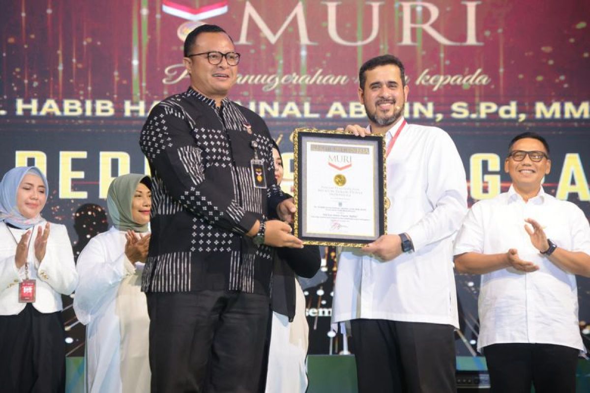 Pungkasi refleksi 5 tahun, Wali Kota Habib Hadi raih Rekor MURI