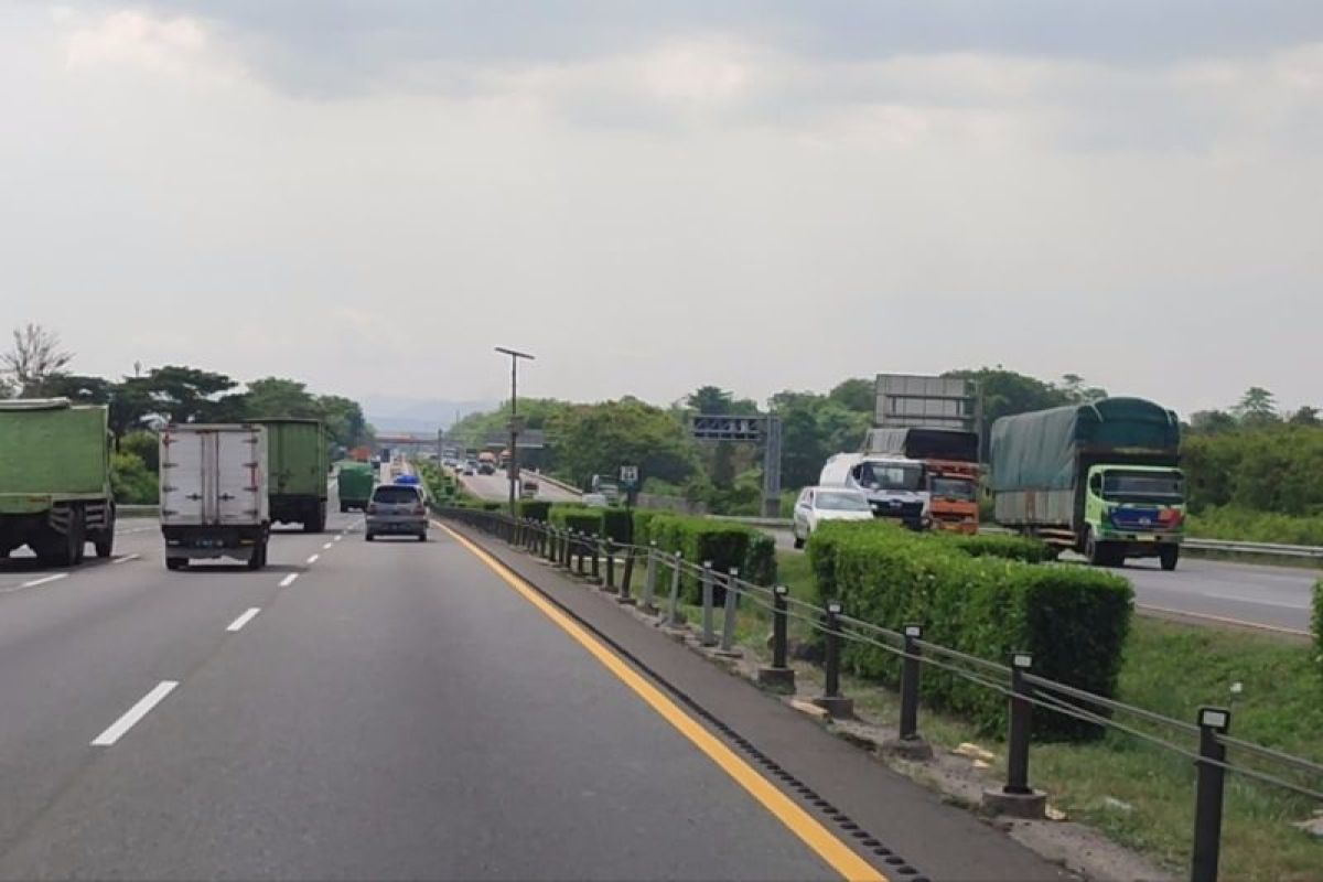 Cegah kepadatan, angkutan barang di jalan tol Tangerang-Merak dibatasi