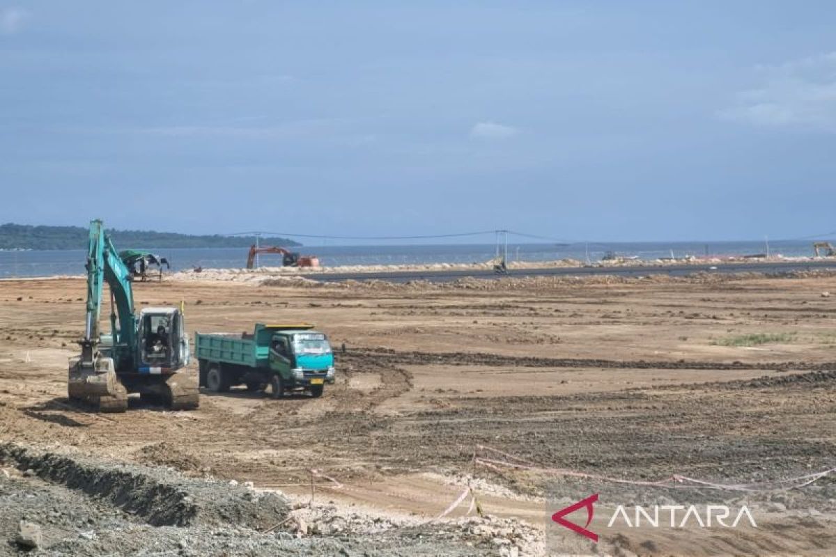 Perpanjangan landas pacu Bandara Rendani ditargetkan rampung akhir tahun