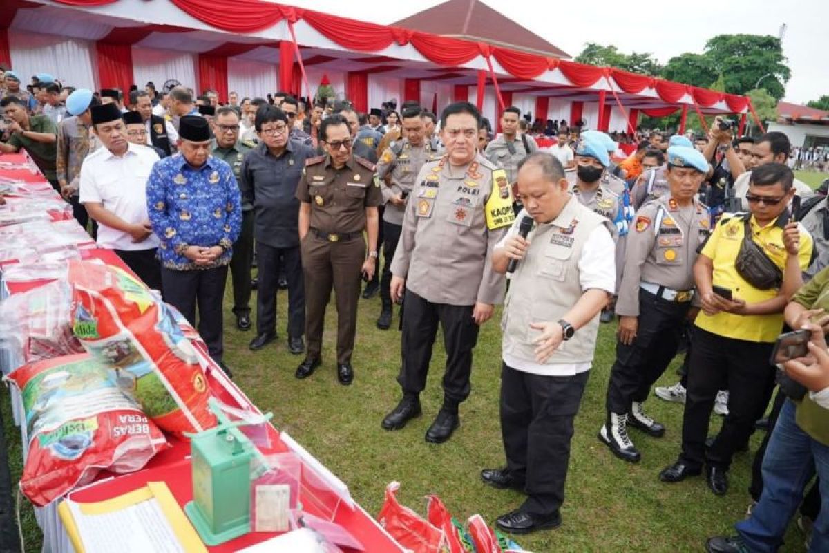 Dua pengoplos beras Bulog ditangkap di Pekanbaru