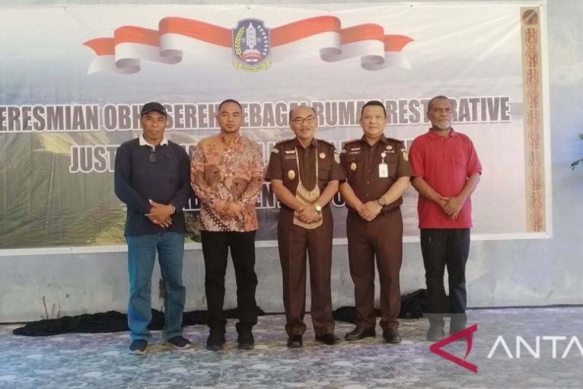 Kajati Papua meresmikan obhe Sereh sebagai rumah restorative justice