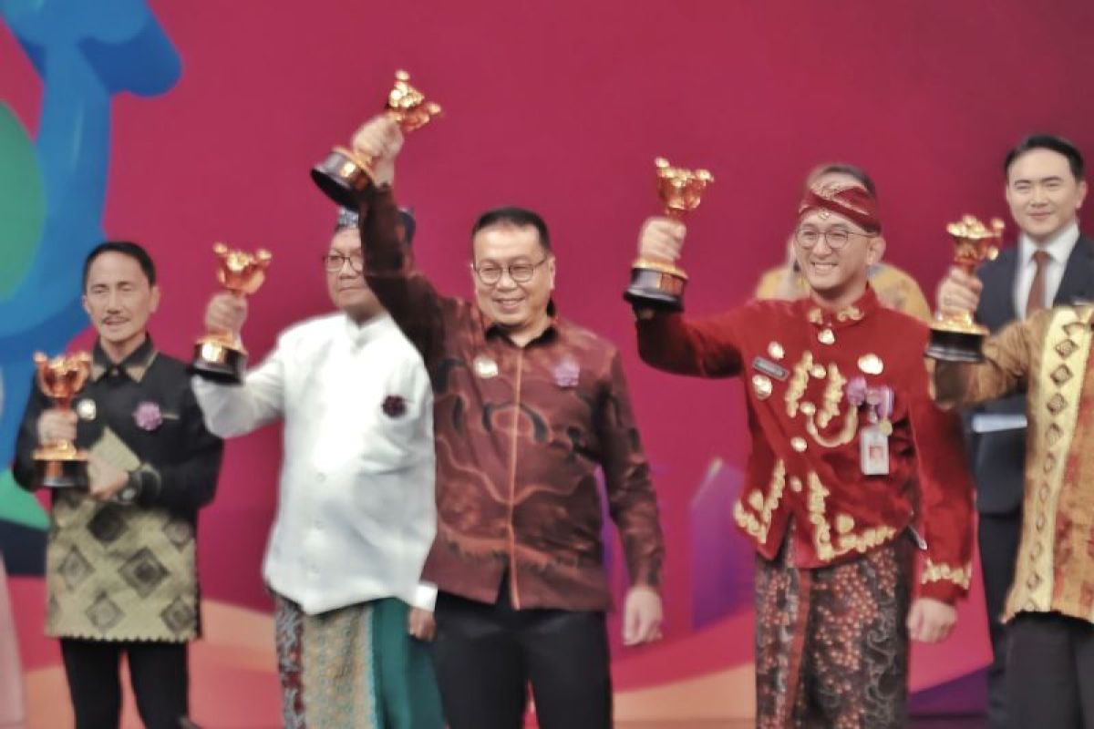 Pemkot Payakumbuh terima penghargaan APE kategori Nindya