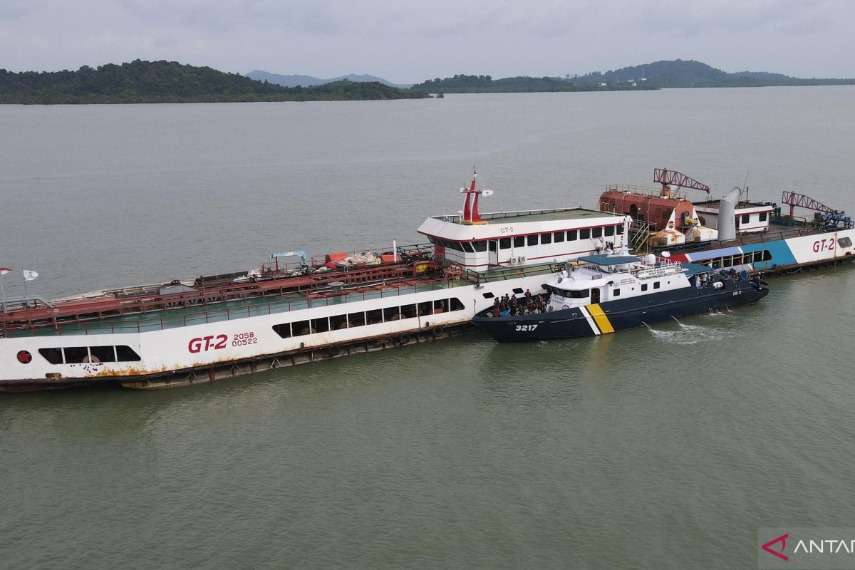 KKP hentikan aktivitas kapal pengeruk pasir timah di Kepulauan Riau