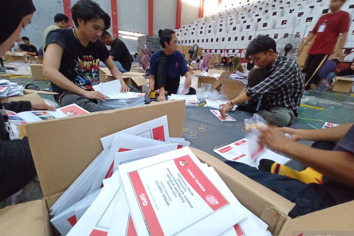 KPU Kota Palu mulai lipat 277.069 surat suara DPD-RI dapil Sulawesi Tengah