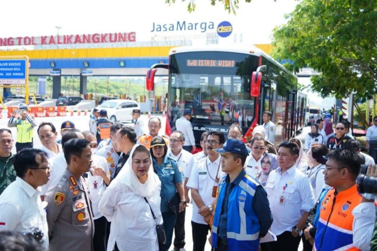 Trafik kendaraan Tol Semarang-Batang mulai meningkat