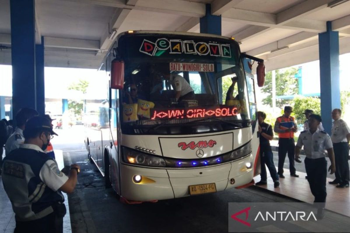 Terminal Tirtonadi akan kandangkan bus yang tidak lolos ramcek