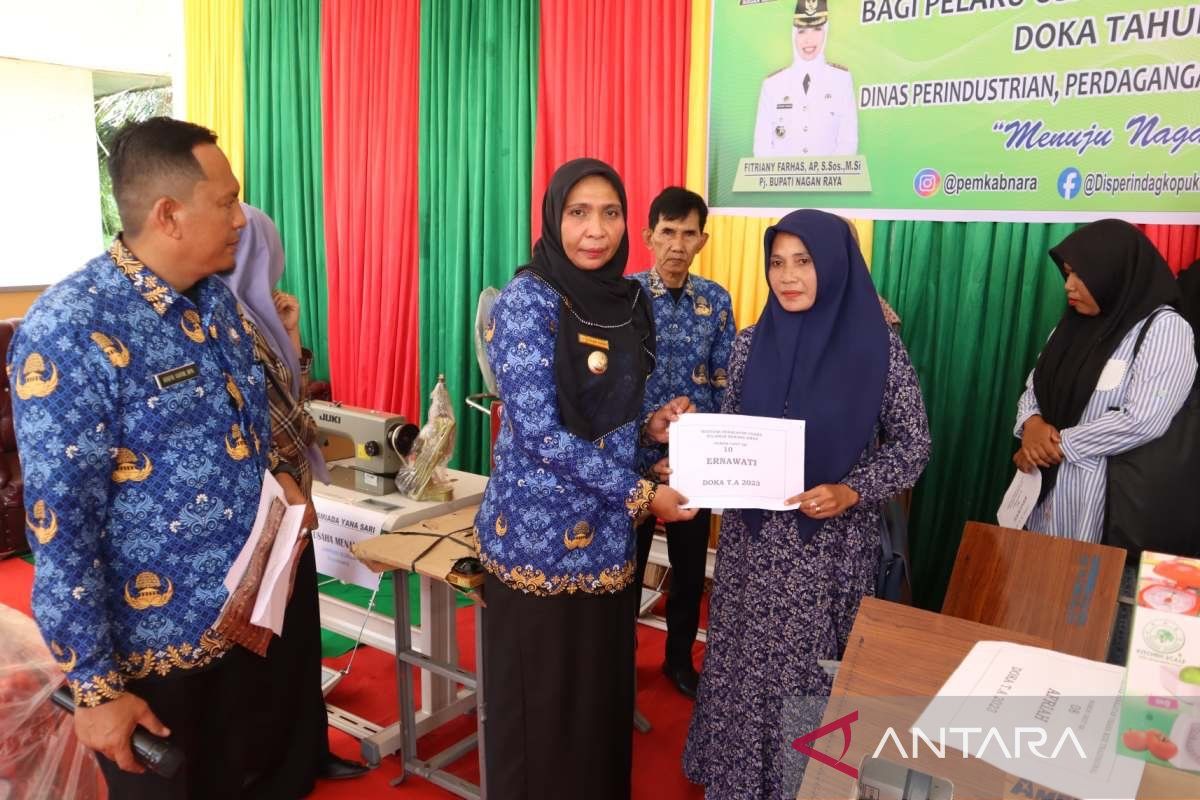 Pemkab Nagan Raya salurkan bantuan peralatan usaha untuk pelaku UMKM