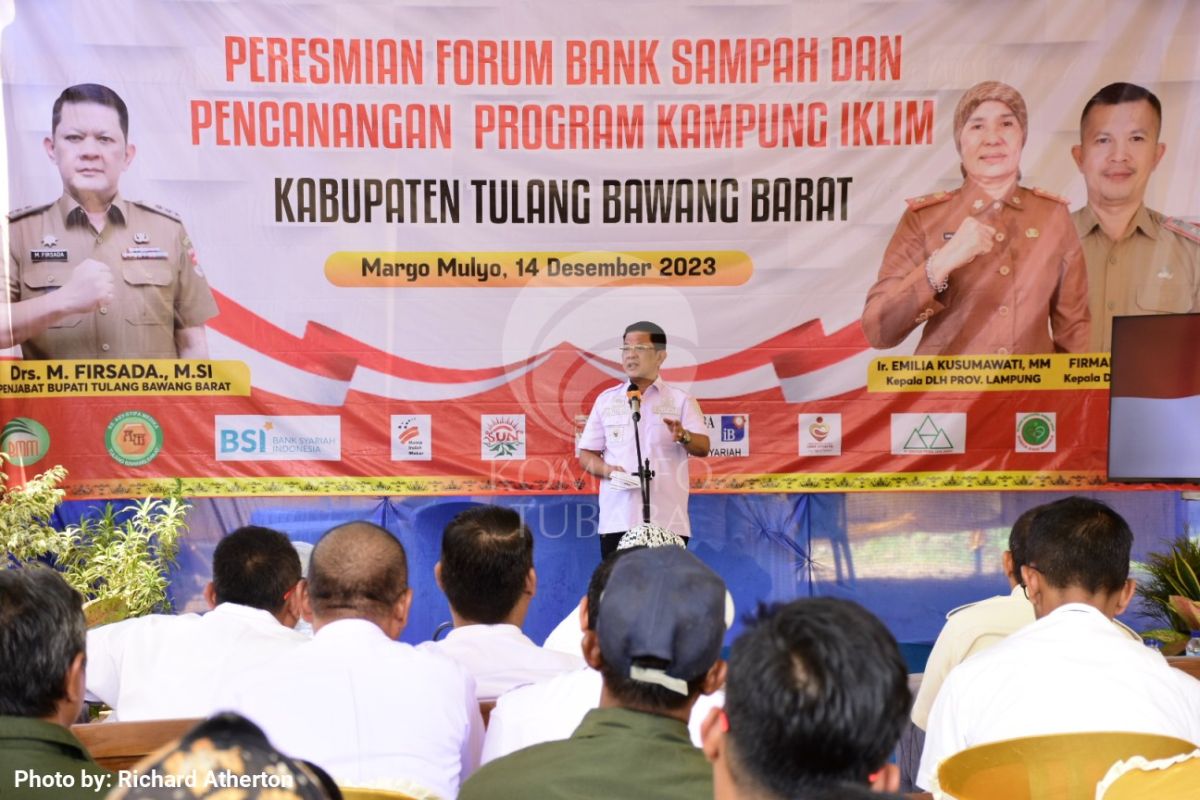 Pj Bupati Tulangbawang Barat resmikan forum bank sampah